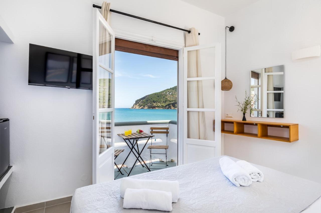 Uncle John'S Guesthouse Skopelos Buitenkant foto