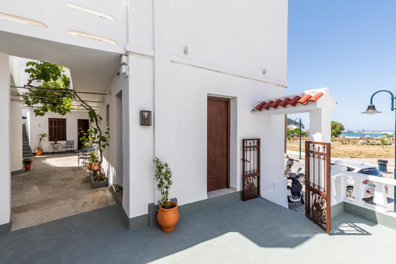 Uncle John'S Guesthouse Skopelos Buitenkant foto
