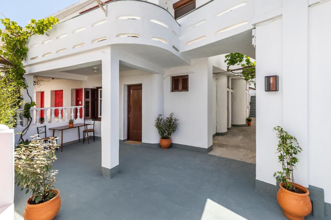 Uncle John'S Guesthouse Skopelos Buitenkant foto