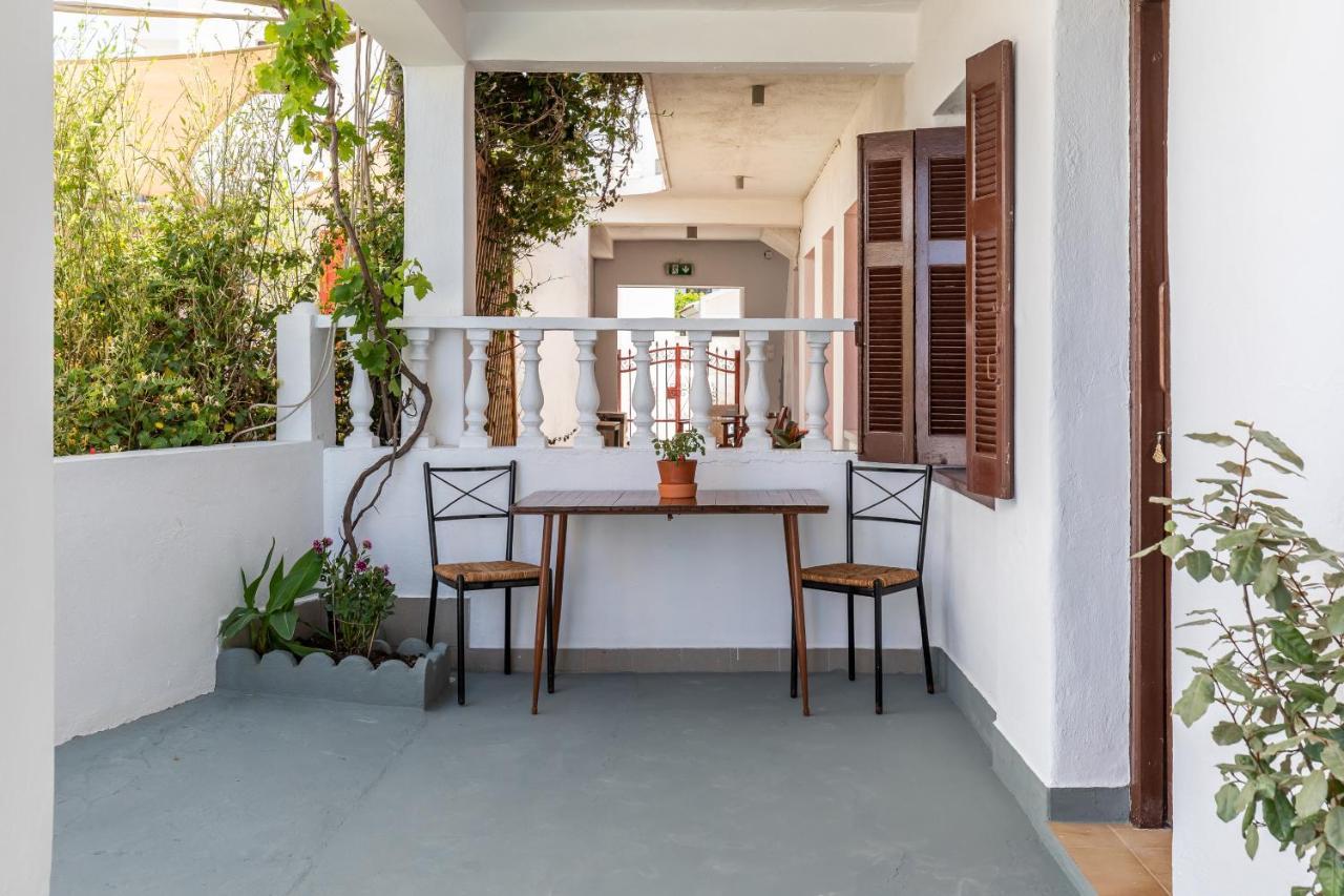 Uncle John'S Guesthouse Skopelos Buitenkant foto